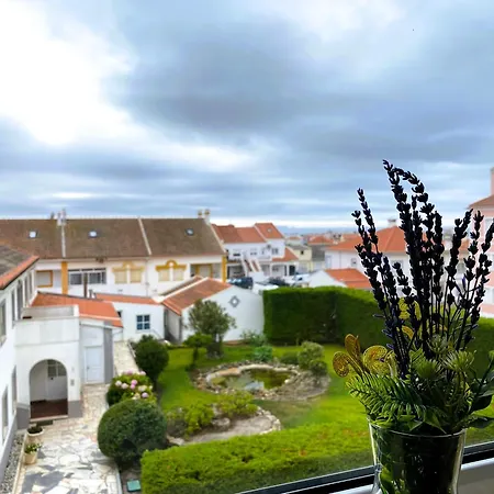 Apartment Seaside Retreat With Terrace In Baleal